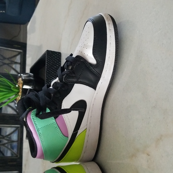 Nike Air Jordans with box - Picture 8 of 12